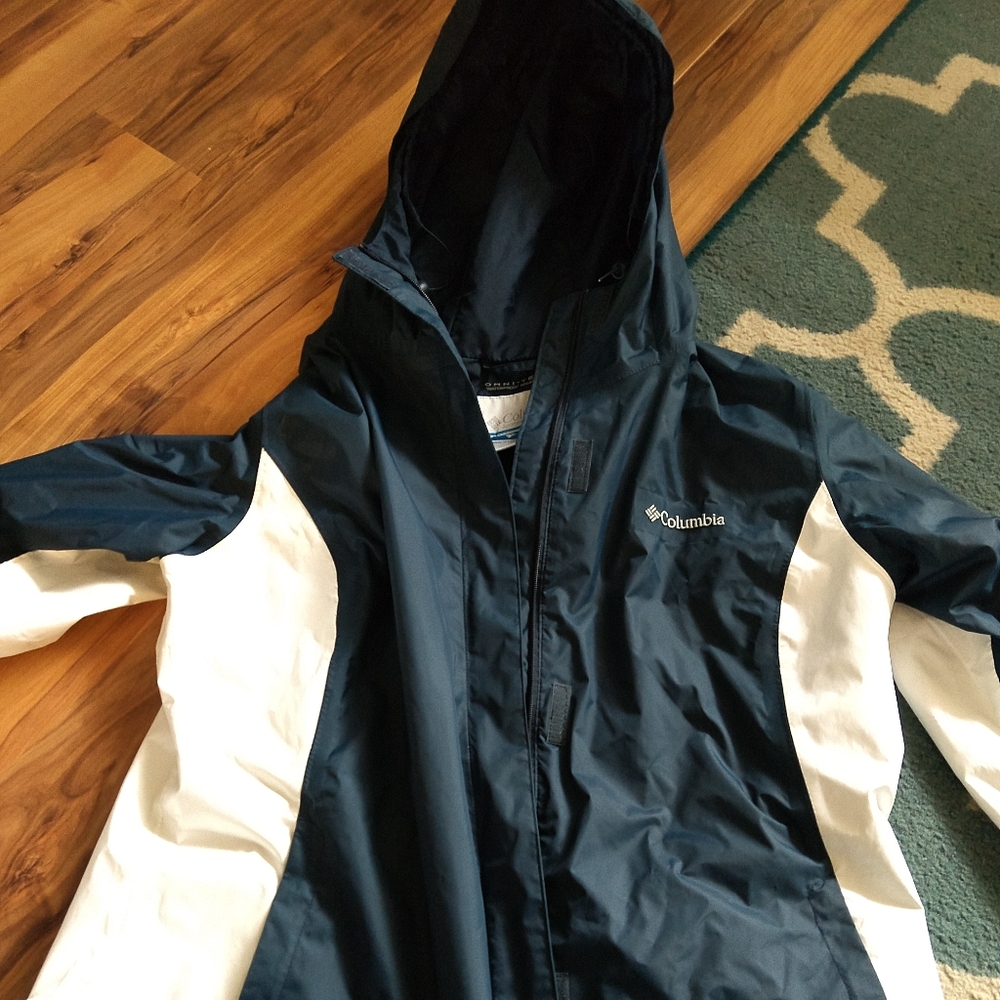 Columbia rain jacket (thin)